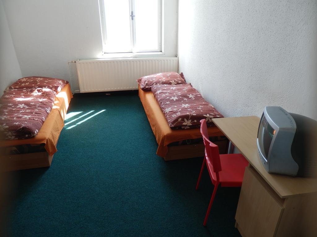 Ubytovna Pod Mostem Ostrava Szoba fotó