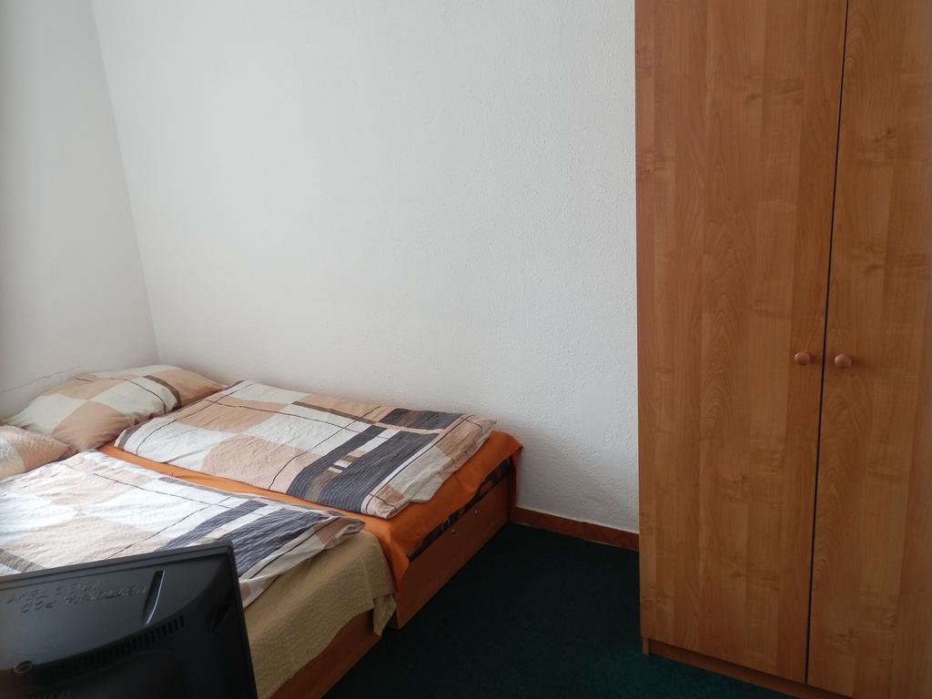 Ubytovna Pod Mostem Ostrava Szoba fotó
